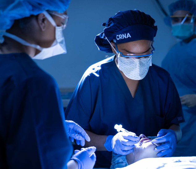 CRNA with patient intubated